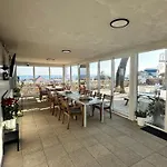 Halta Pescarus Guest house Douazeci si Trei August